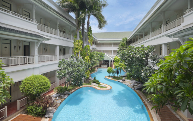 Kalanan Riverside Resort