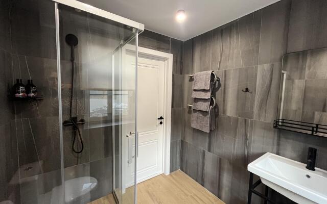 Zhit Legko Guest House