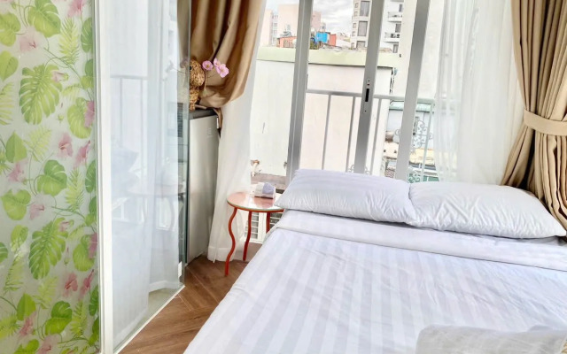 Cherry Blossom Entire Bui Vien Private house