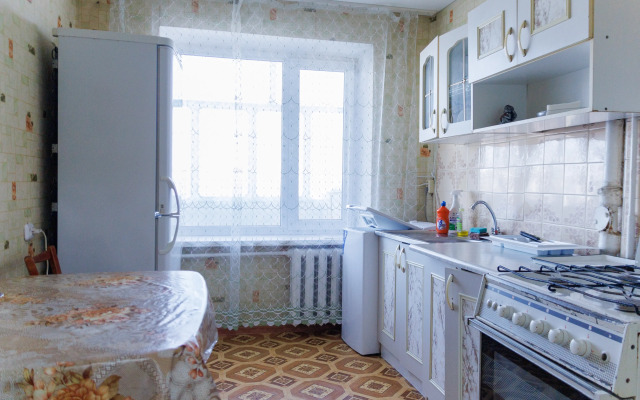 Prostornaya dvukhkomnatnaya kvartira v spalnom rayone Flat