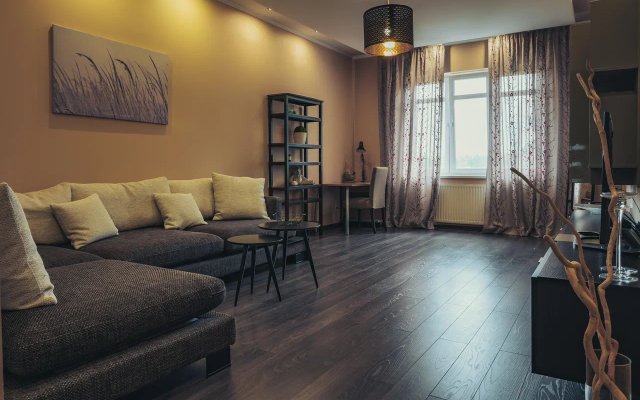 U Ozera Na Telmana 5 Flat