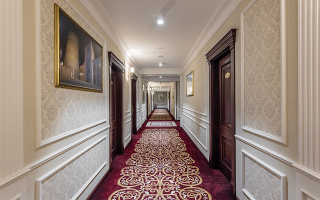 Huayue Mansion Hotel