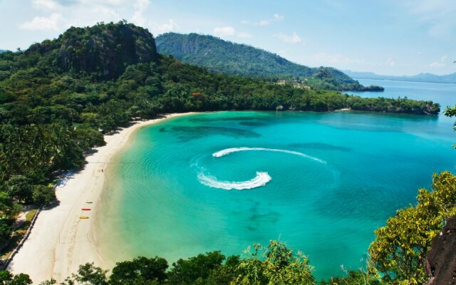 Dakak Park And Beach Resort Hotel