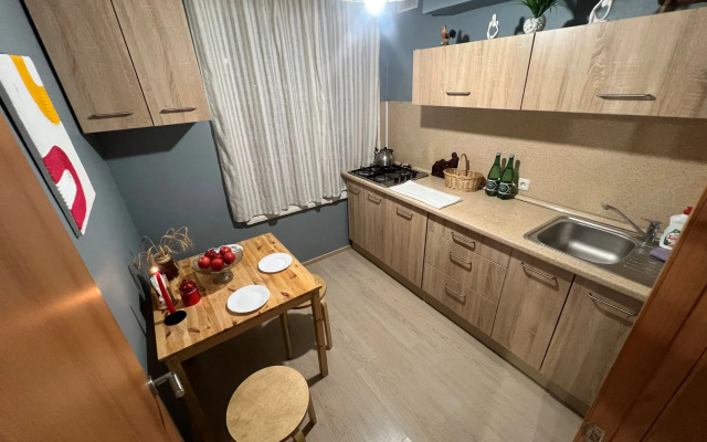 Квартира Art Room в минуте от метро Молодежная