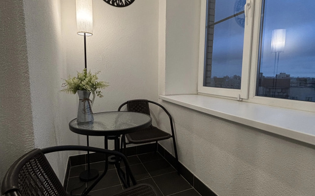 Uyutnaya S Novoy Mebelyyu I Tekhnikoy Flat
