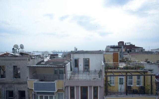 Nova City Hotel