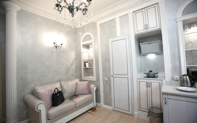 Dvukhurovnevye Nevsky 5 Apartment