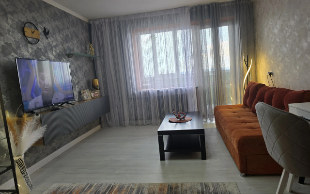 Avrora, 2 Kurskaya 61 Flat