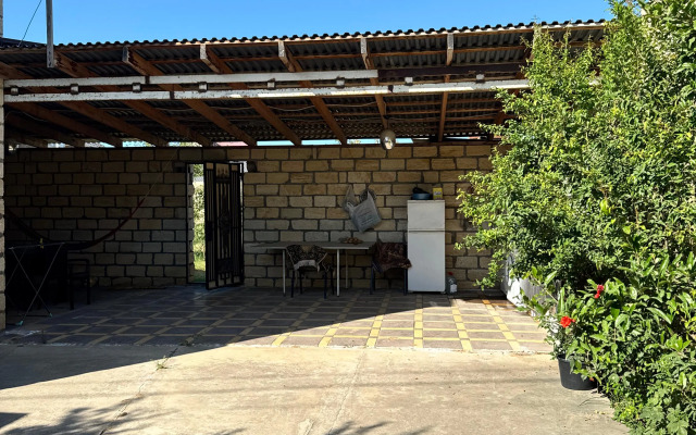 Частный дом у моря с хорошим пляжем