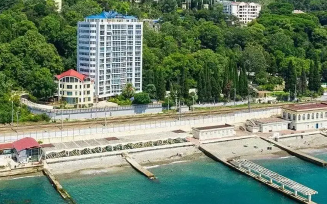 Trekhkomnatnaya S Pryamym Vidom Na More Flat