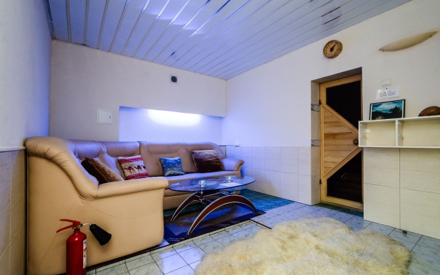 Dom S Basseynom I Saunoy V Khimkakh Starbeevo Private House