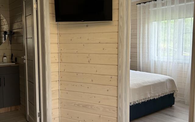 Частный Дом На Берегу Реки