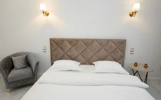 Апартаменты Люксовые апартаменты 2 спальни два санузла на Независимости 13