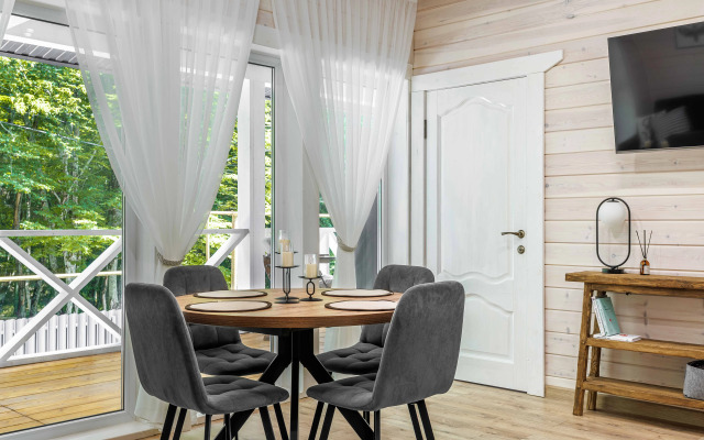 Dom V Lesu Private house