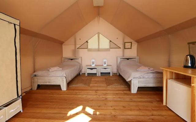 Ostrov Glamping