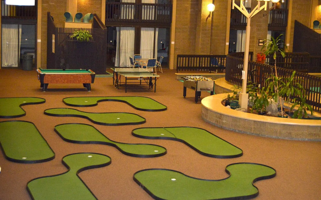 Отель Ramada Hotel & Conference Center