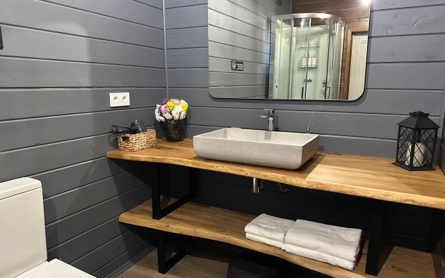 Частный дом Двухэтажный барнхаус с видом на горы