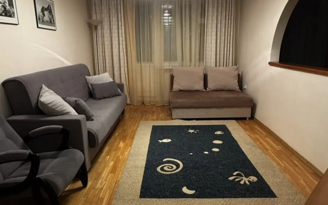 Квартира Трехкомнатная на Фабричной 1