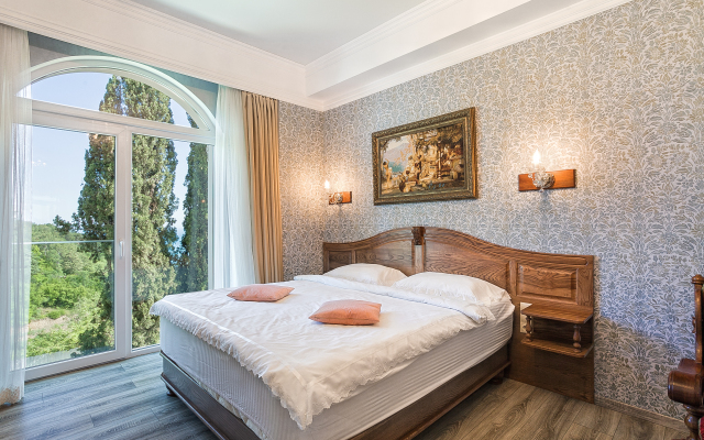 Roza Vetrov Guest House