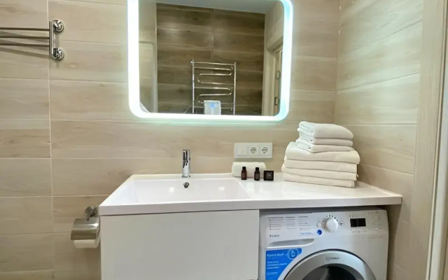 Studiya S Balkonom Alax Naprotiv Delta Sirius Apartments