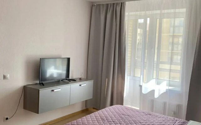 Prostornaya Kvartira V 5 Min Ot Nii Petrova/Granova Lodging House