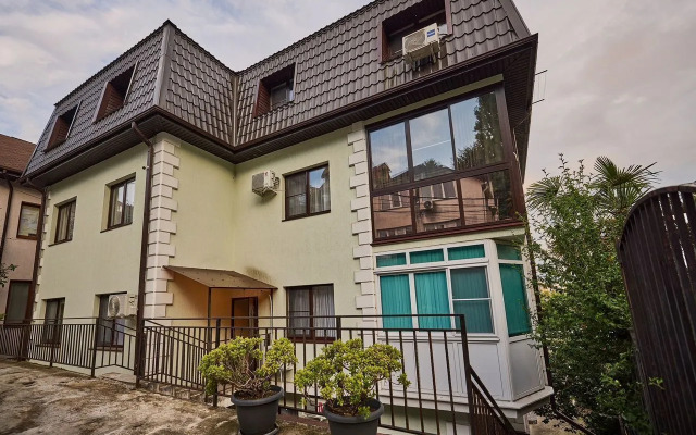 Na Krasnoy 49 Flat