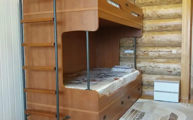 Частный дом Уница 300кв.м на первой линии озера Селигере