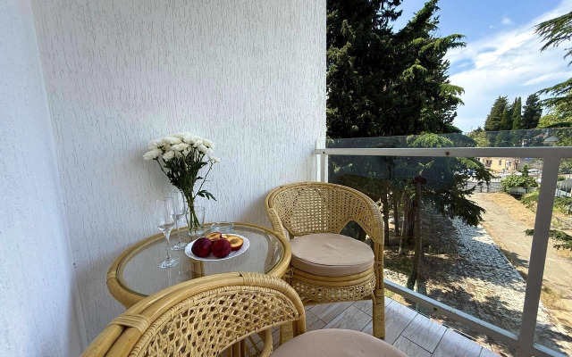 Serdtse Adlera Na Kaspiyskoy Flat