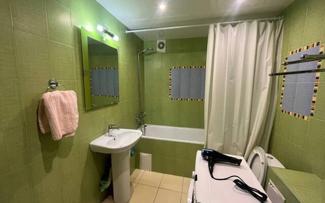 Na Ulitse Komissarova 1g Flat