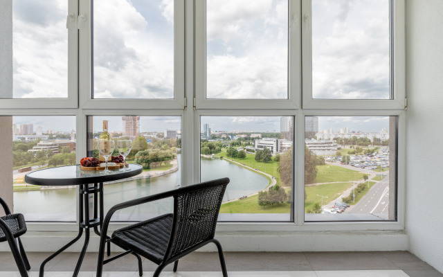 Stilnye s Vidom na Reku Apartments