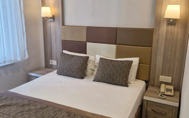 Pera Arya Hotel