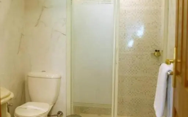 Отель Aura Inn Tiba Pyramids