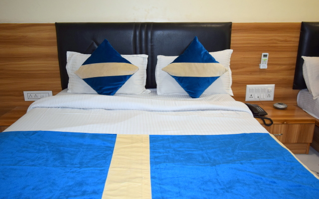 New Pathik Hotel
