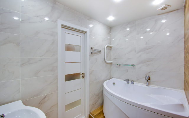 Апартаменты Трёхкомнатные в центре города по Ленинградской 2