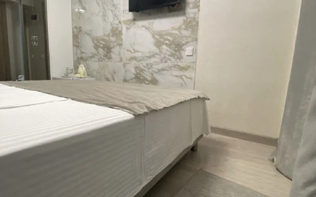 V 5 Minutakh Ot Morya Apartments
