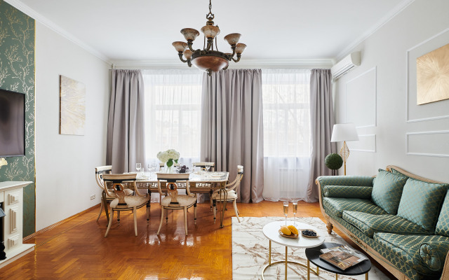 GM Trekhkomnatnye Pryamo u Krasnoj Ploshchadii Apartments