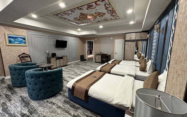 Tinchlik Plaza Hotel