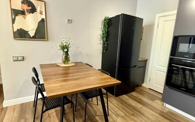 Sovremennaya U Trts Sitimoll Flat