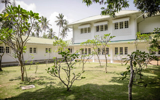 The Flame Tree Estate&Hotel