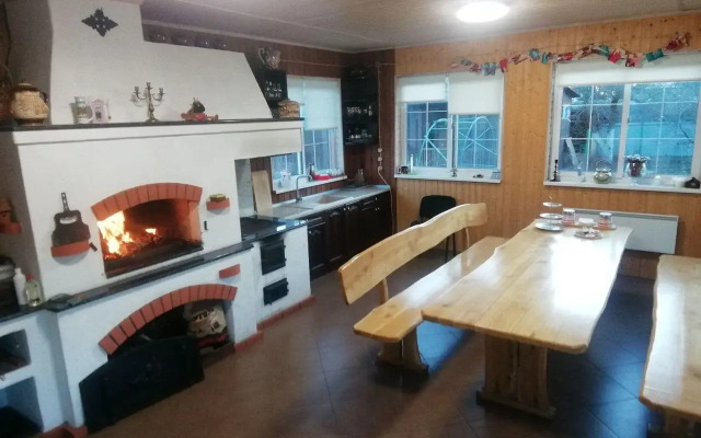 Domik U Ozera Bungalow