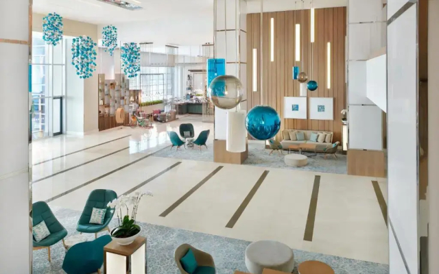 Отель Holiday Inn & Suites - Dubai Festival City by IHG