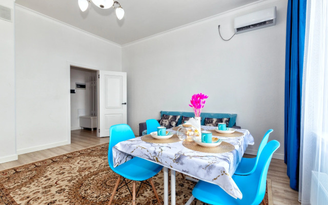 Evro2 v Samom Serdtse Stolitsy Flat
