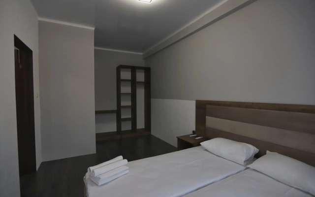 Golden City Hotel