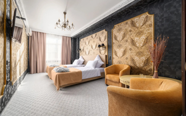 Hotel Monarkh