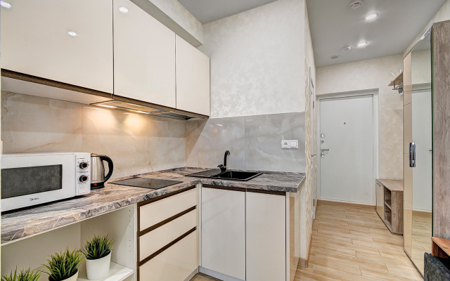 Uyutnye MorskayaSimfonya-2 S Vidom Na More Balkonom Vannoi Basseinom Na Territorii ZhK Apartments