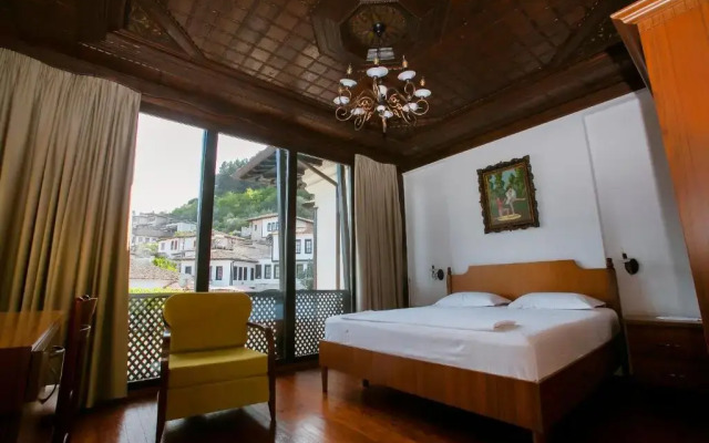 Onufri Hotel