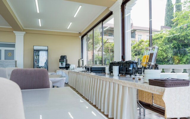 Grace Faors Hotel