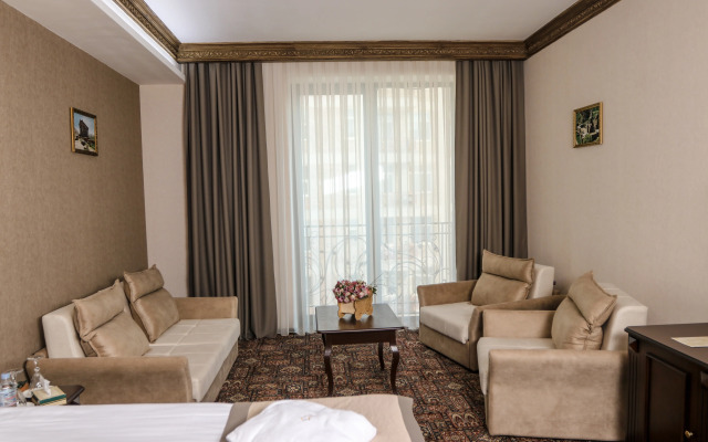 Konyak Hotel