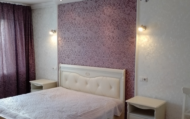 Pritomskij Klassik 2-komnatnye apartamenty naprotiv Kassacionnogo suda, ryadom s Kuzbass-Arena Flat