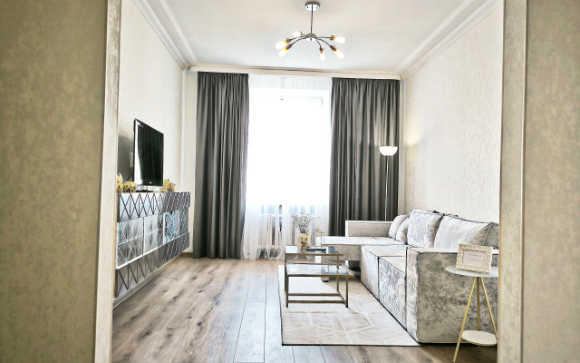 Prospekt Nezavisimosti 44, Supertsentr, Dvushka Apartments